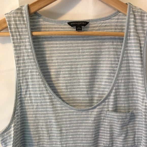 Banana Republic top. - Picture 1 of 3
